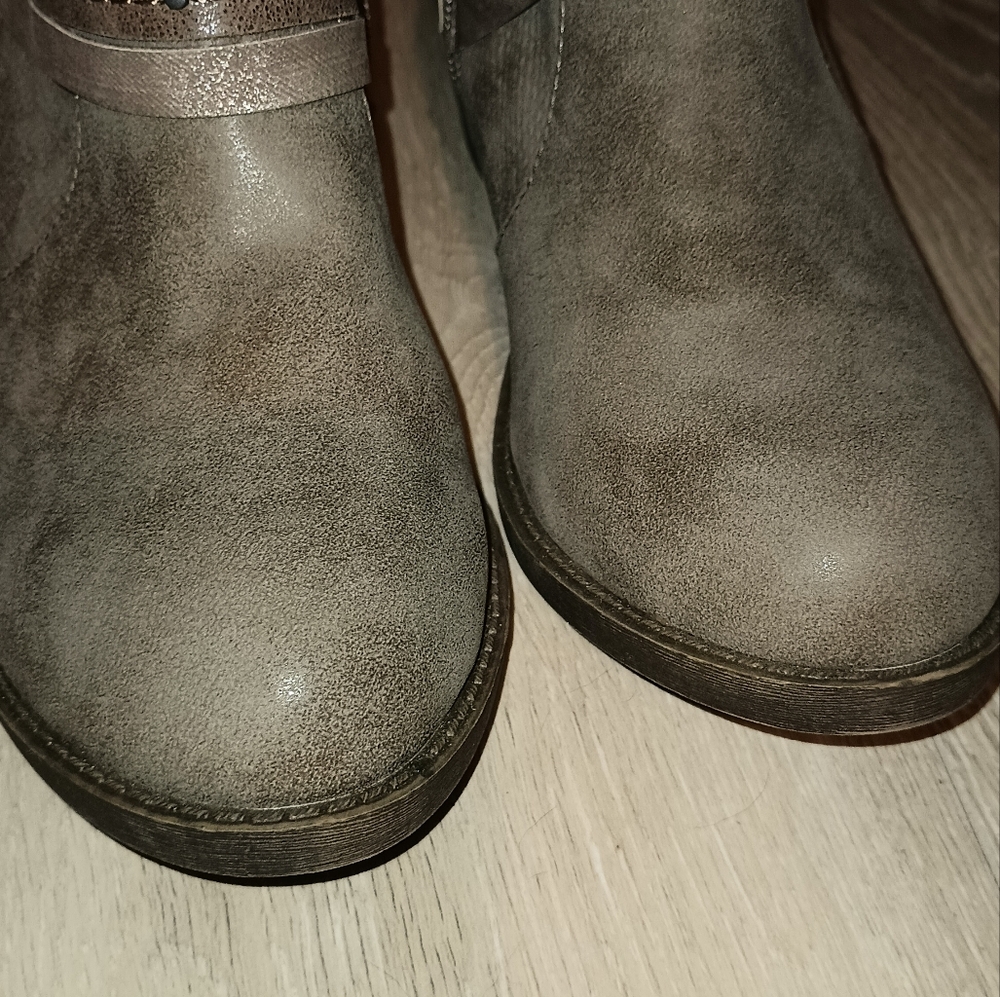 Super cute vintage low top boots